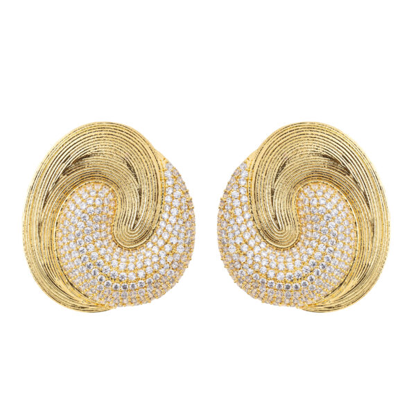 Stylish Elegant Gold Studs